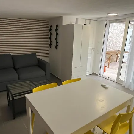 Lady A Apartment *