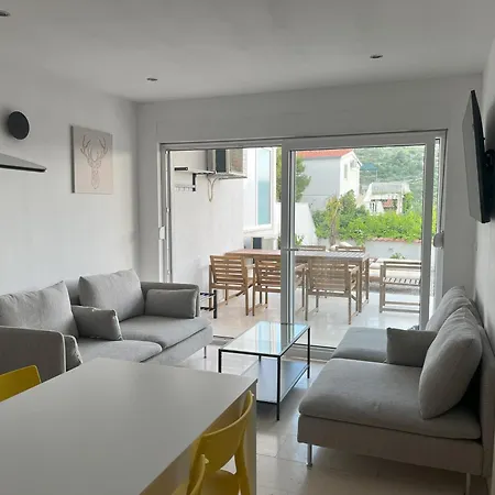 Apartment Lady A Jacuzzi Garden Outdoor Kitchen